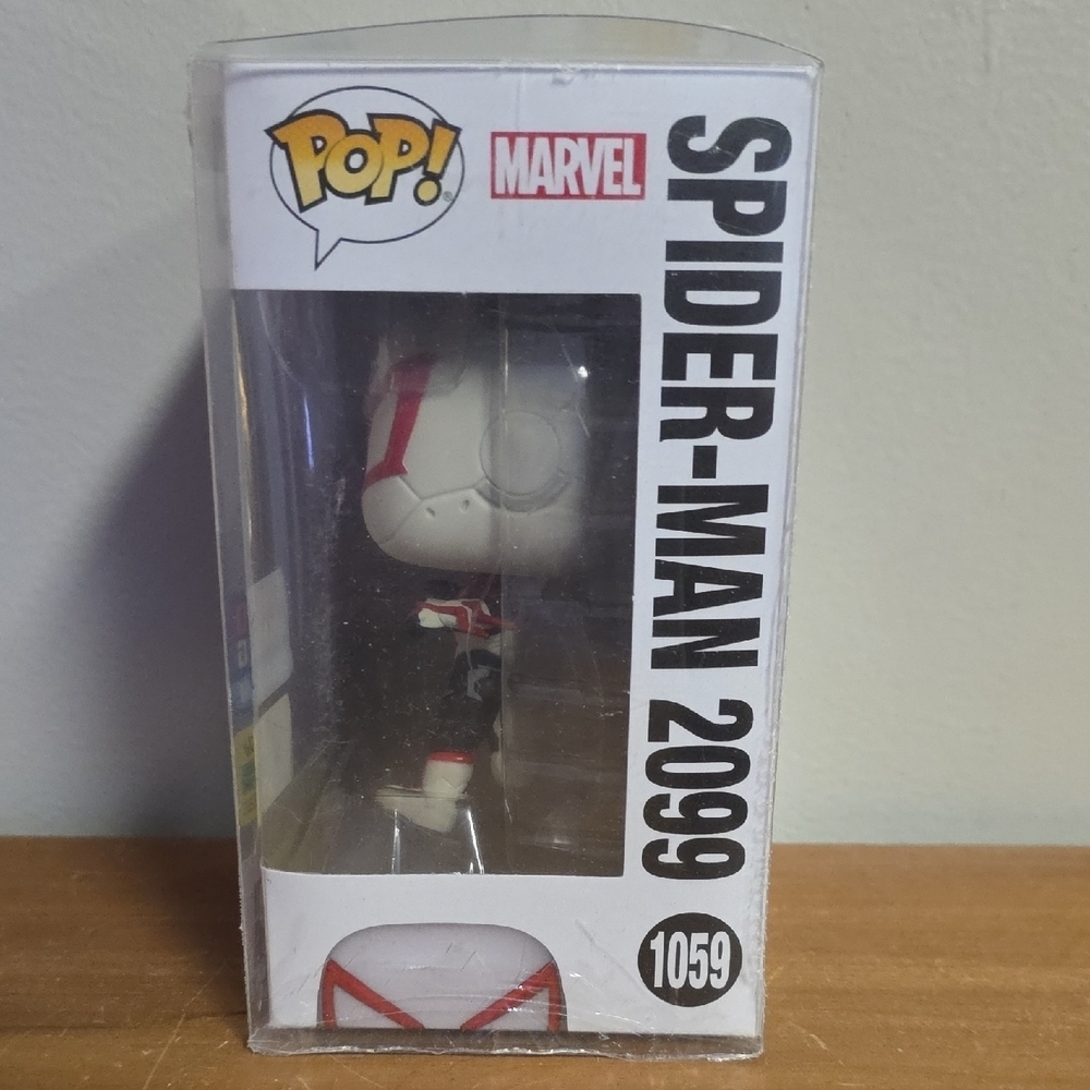 Funko Spider-Man 2099 Gamerverse Figure - Picture 4 of 6